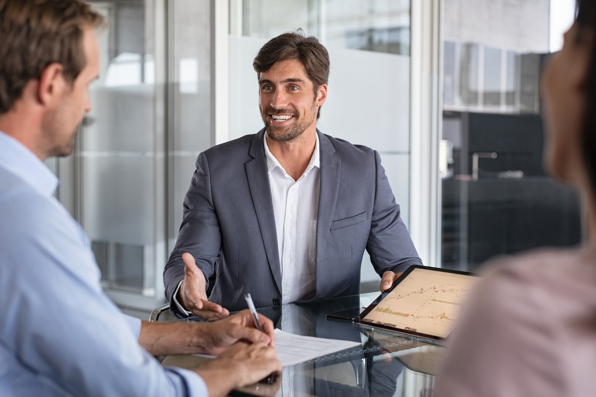 asesor empresarial