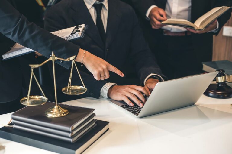 Abogados laboralistas: Defensa y asesoramiento para trabajadores y empresas en Girona